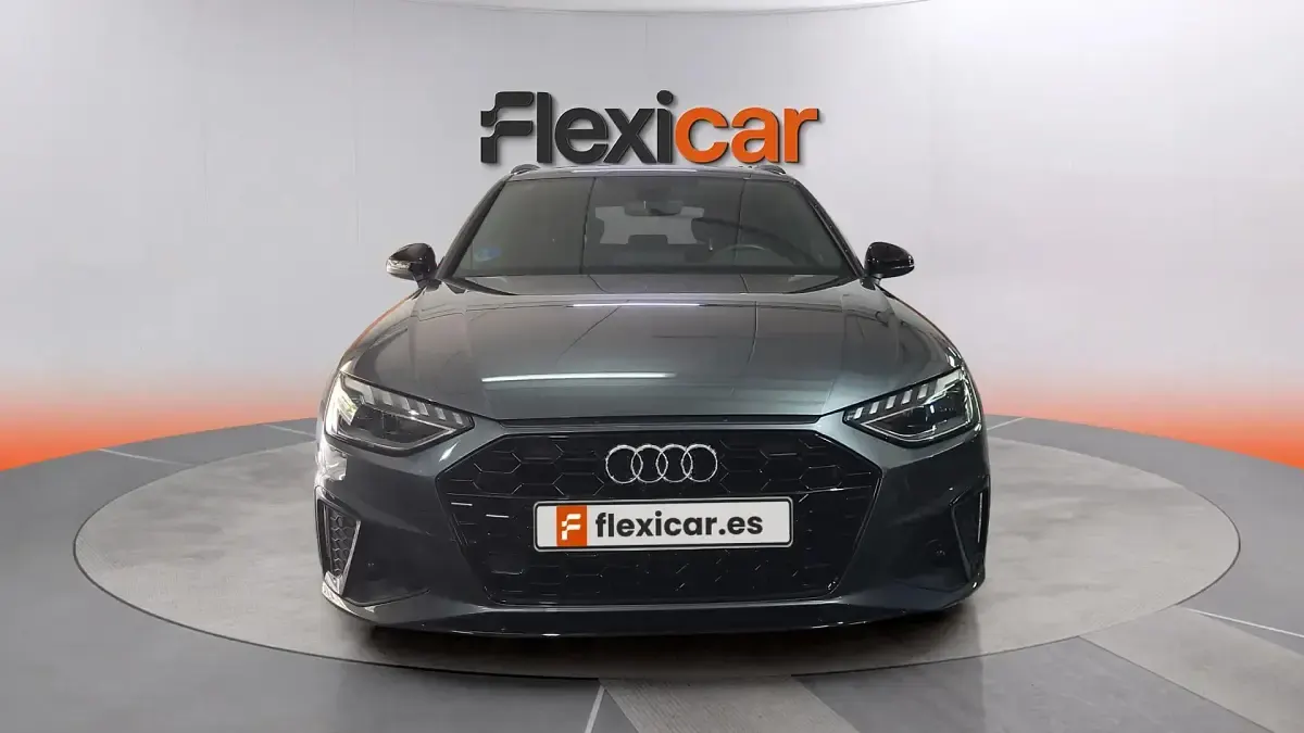 Usado Audi A4 Premium 163 CV (119 kW) 2021 Gris Familiar