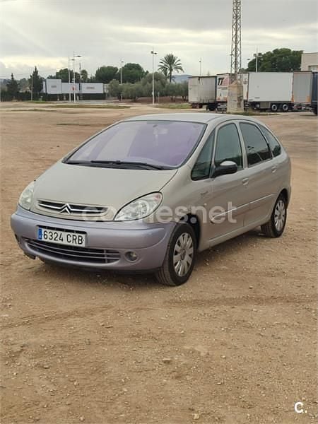 Usado Citroën Xsara Picasso Exclusive 90 CV (66 kW) 2003 Beige Monovolumen
