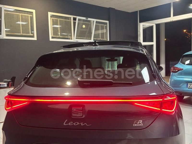 Usado Seat Leon FR 204 CV (150 kW) 2021 Negro Berlina