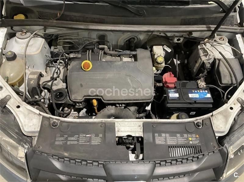 Usado Dacia Sandero Ambiance 75 CV (55 kW) 2014 Blanco Berlina