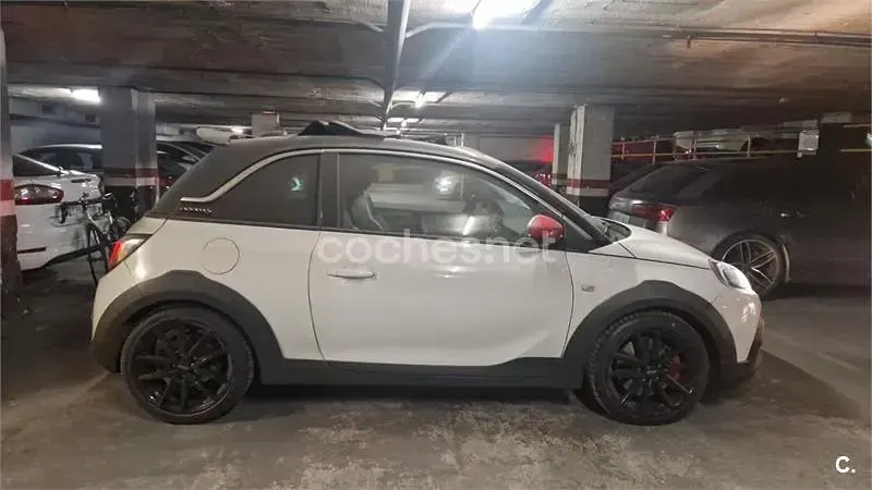 Usado Opel Adam Rocks S 150 CV (110 kW) 2018 Blanco Utilitario