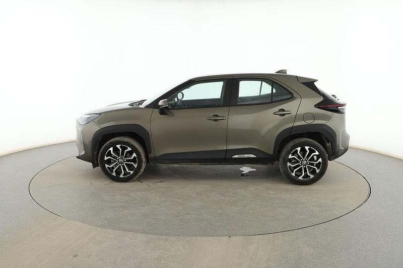 Usado Toyota Yaris Cross Active 120 CV (88 kW) 2023 Gris SUV