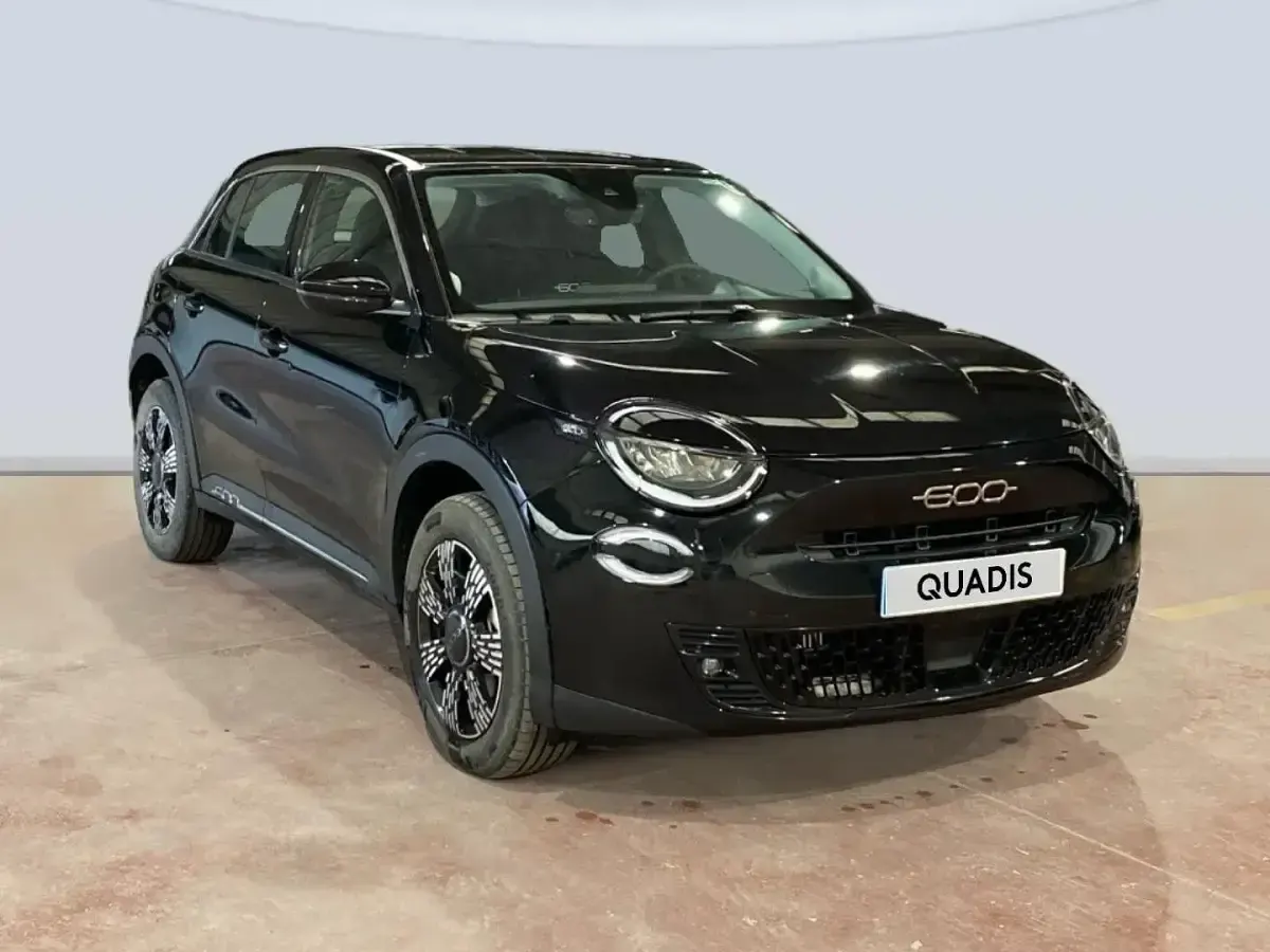 Usado Fiat 600 100 CV (73 kW) 2025 Negro SUV