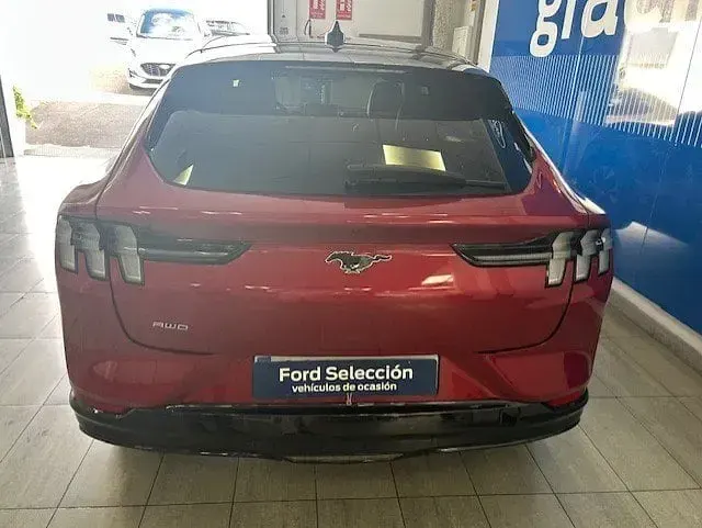 Usado Ford Mustang Mach-E Premium 258 kW (351 CV) 2024 Rojo lucid (metalizado) SUV