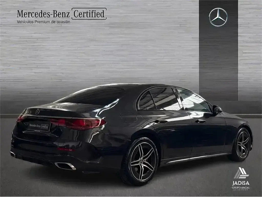 Usado Mercedes E220 197 CV (144 kW) 2025 Gris grafito Berlina