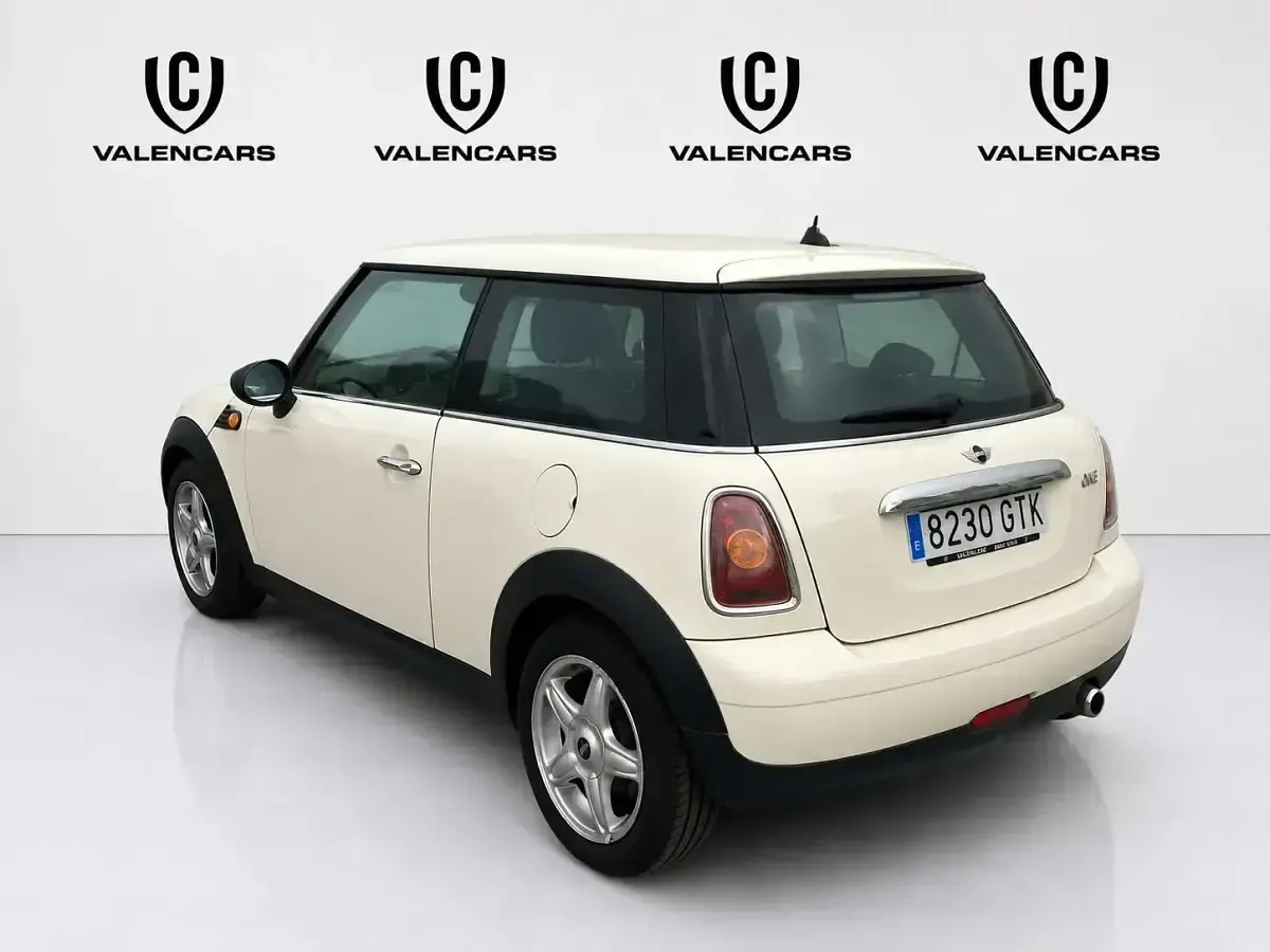 Usado Mini ONE 75 CV (55 kW) 2010 Beige Utilitario