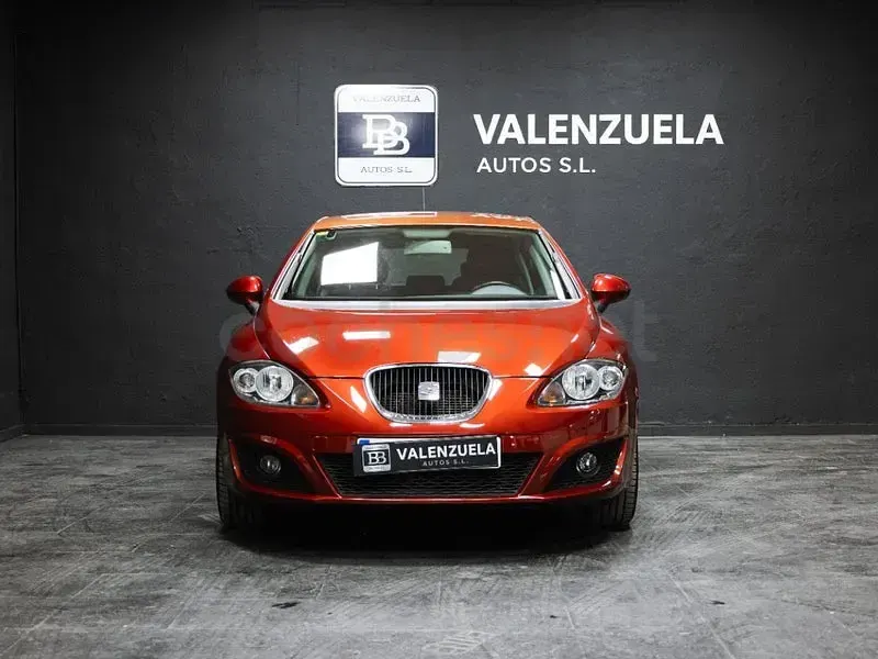 Usado Seat Leon Style 105 CV (77 kW) 2010 Granate Utilitario