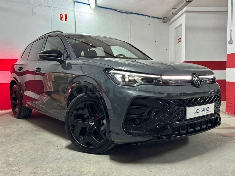 Usado VW Tiguan R-line 150 CV (110 kW) 2025 Gris / plata SUV
