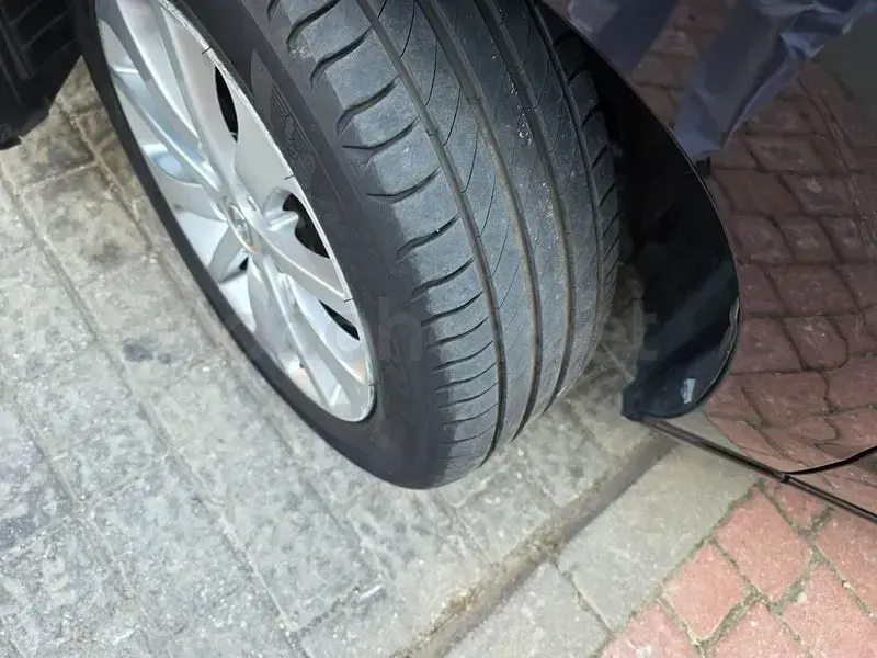 Usado Mazda 5 Sportive 143 CV (105 kW) 2008 Negro Monovolumen
