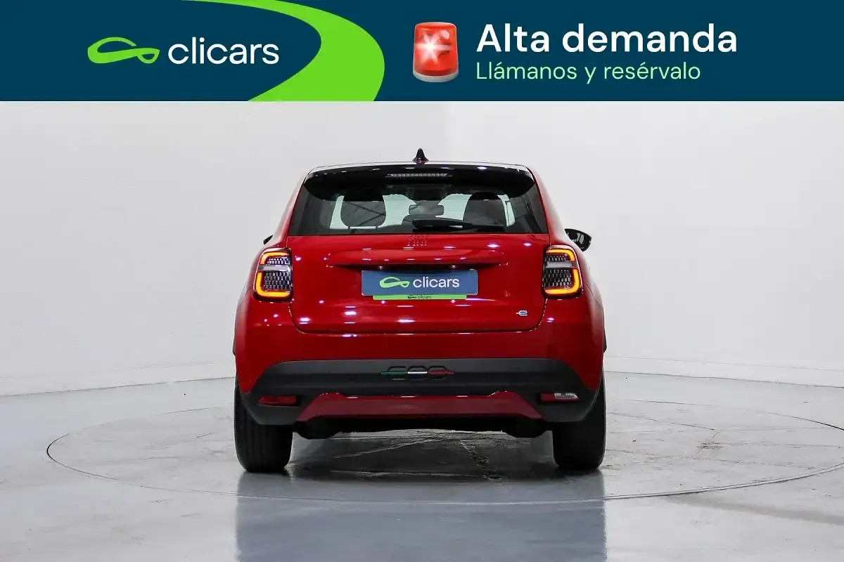 Usado Fiat 600E Red 114 kW (156 CV) 2024 Rojo SUV
