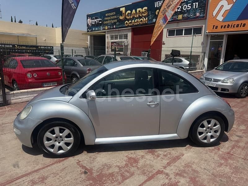 Usado VW New Beetle 100 CV (73 kW) 2005 Gris / plata Utilitario