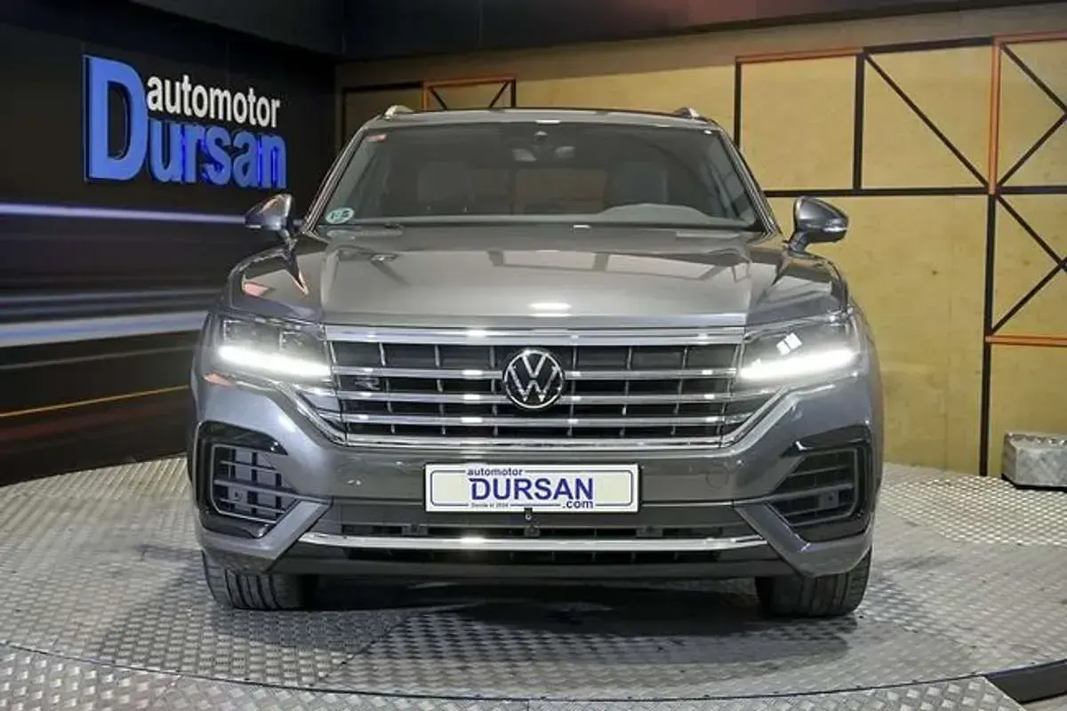 Usado VW Touareg 290 CV (213 kW) 2021 Gris SUV