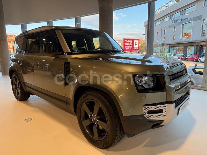Verde Usado 2024 Land Rover Defender SE SUV | 84.500 € - Imagen 1/4