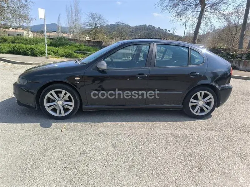 Usado Seat Leon FR 150 CV (110 kW) 2005 Negro Utilitario