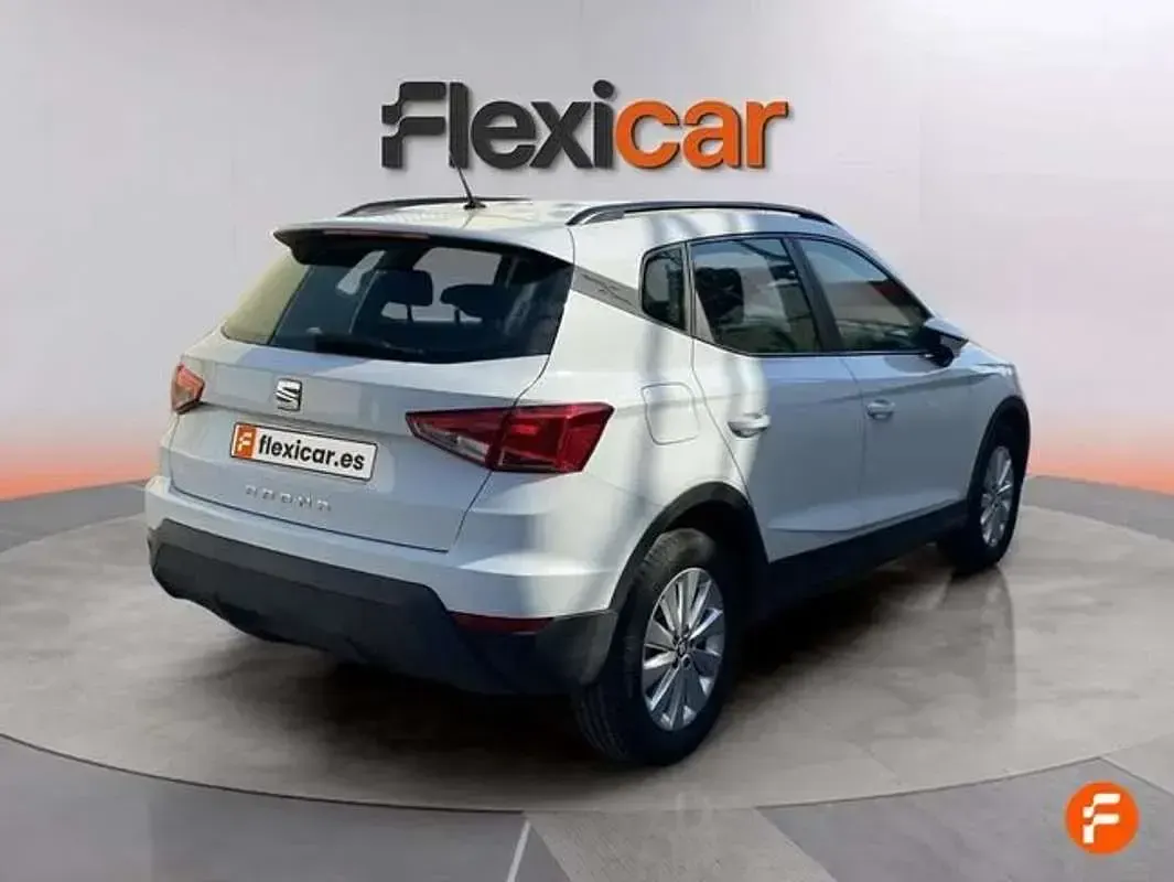 Usado Seat Arona Reference 95 CV (69 kW) 2019 Blanco SUV