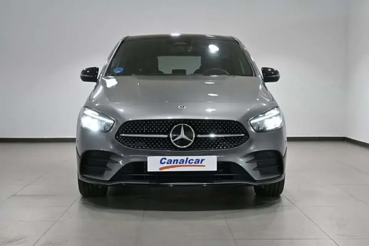 Usado Mercedes B250 218 CV (160 kW) 2024 Gris Utilitario