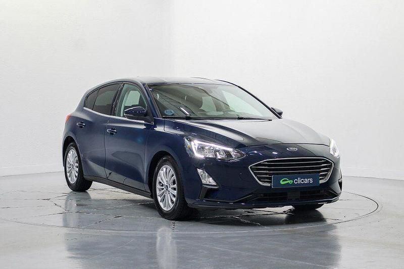 Usado Ford Focus Trend+ 120 CV (88 kW) 2021 Azul Berlina