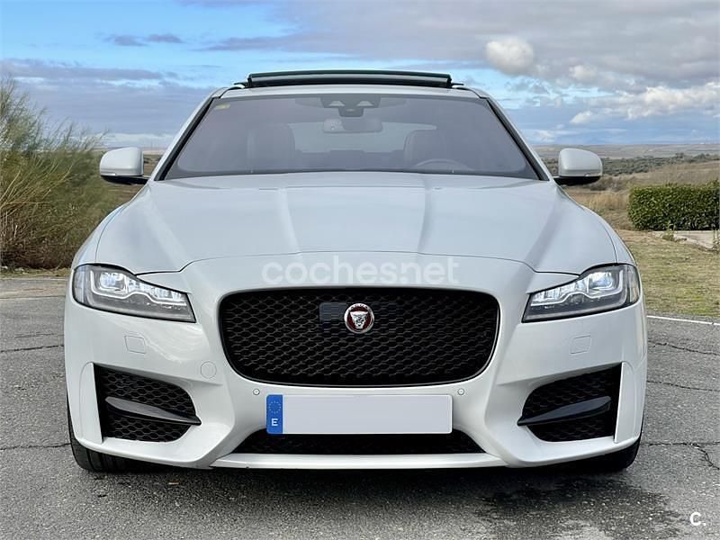 Usado Jaguar XF R-Sport 180 CV (132 kW) 2016 Blanco Berlina