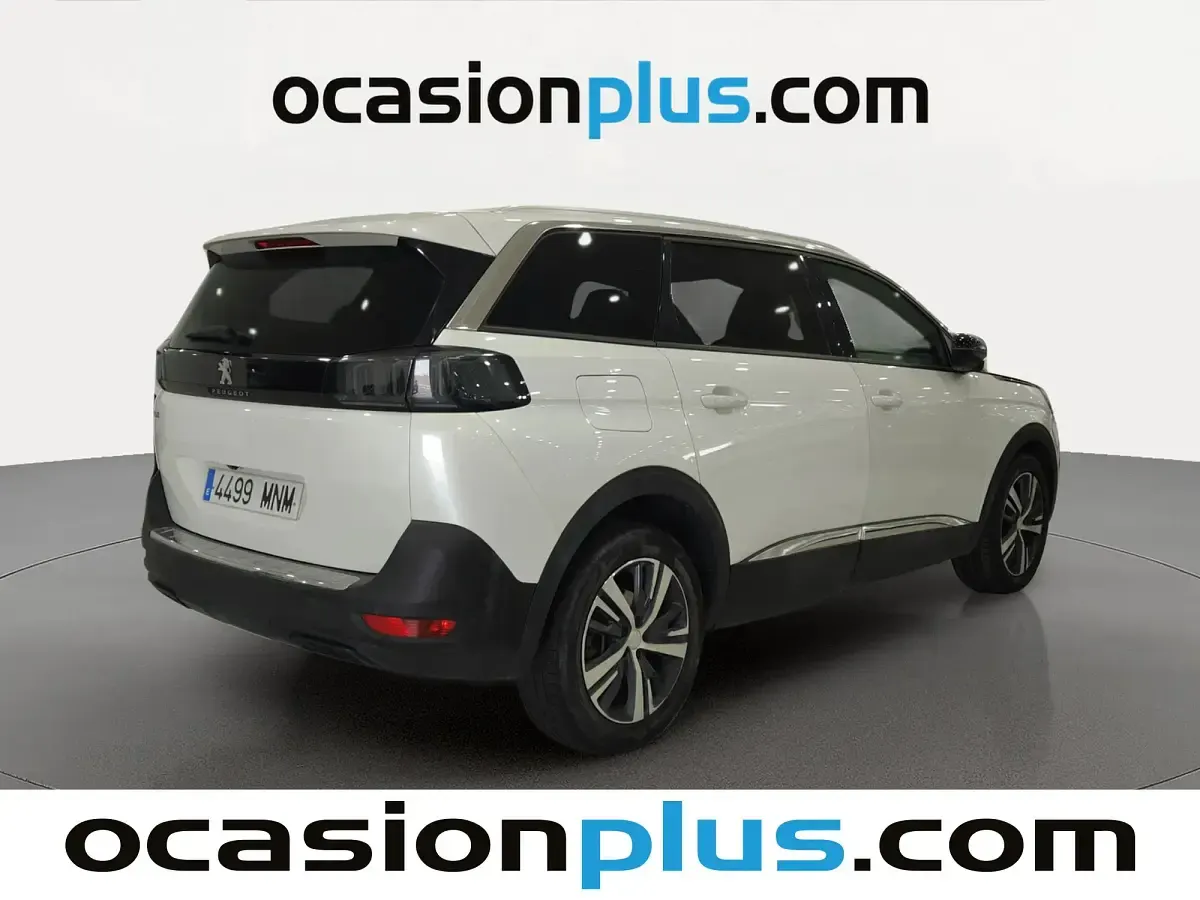 Usado Peugeot 5008 Allure 131 CV (96 kW) 2024 Blanco SUV