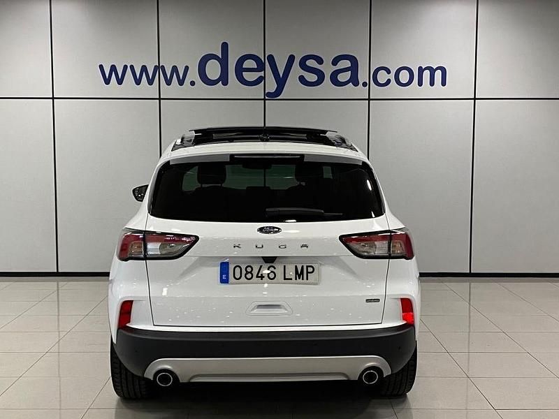 Usado Ford Kuga Titanium 225 CV (165 kW) 2021 Blanco SUV