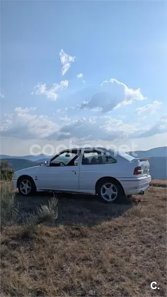 Usado Ford Escort 105 CV (77 kW) 1992 Blanco Berlina