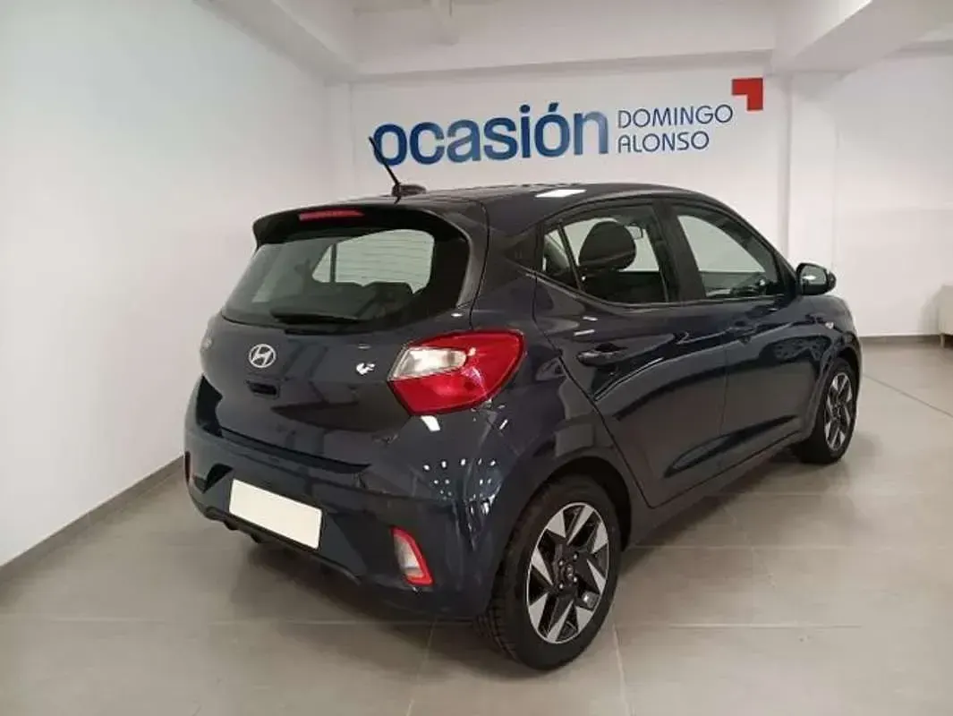 Używany Hyundai i10 84 KM (61 kW) 2023 Szary Hatchback