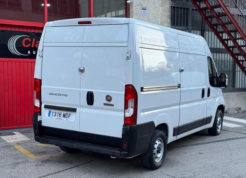Usado Fiat Ducato 140 CV (102 kW) 2023 Blanco Van