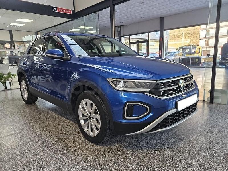 Usado VW T-Roc Life 110 CV (80 kW) 2023 Azul SUV