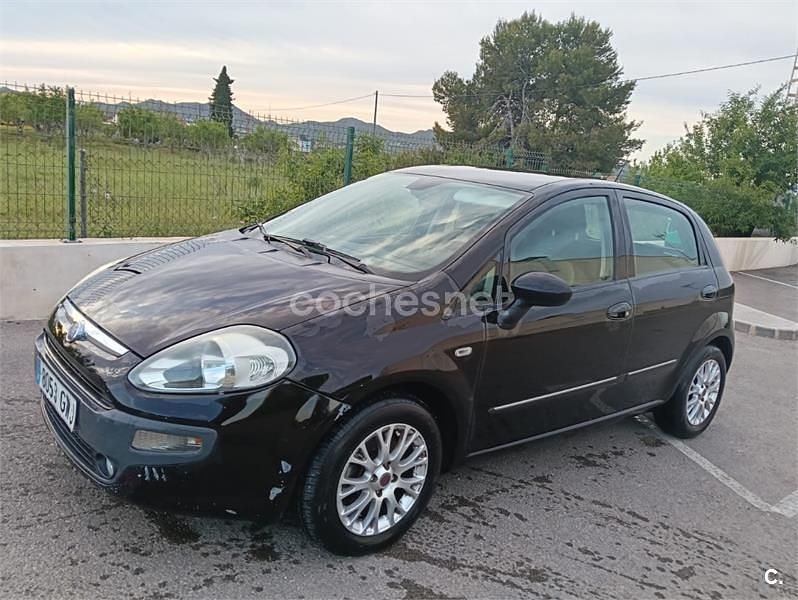 Usado Fiat Punto Evo Dynamic 95 CV (69 kW) 2010 Negro Utilitario