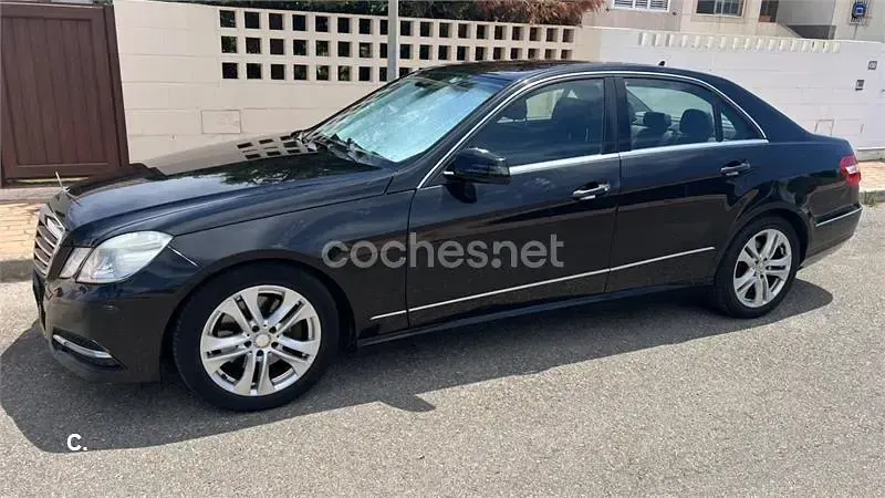 Usado Mercedes E300 231 CV (169 kW) 2012 Negro Berlina