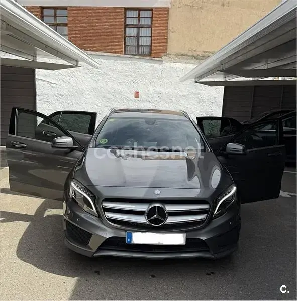 Usado Mercedes GLA220 AMG line 170 CV (125 kW) 2015 Gris / plata SUV