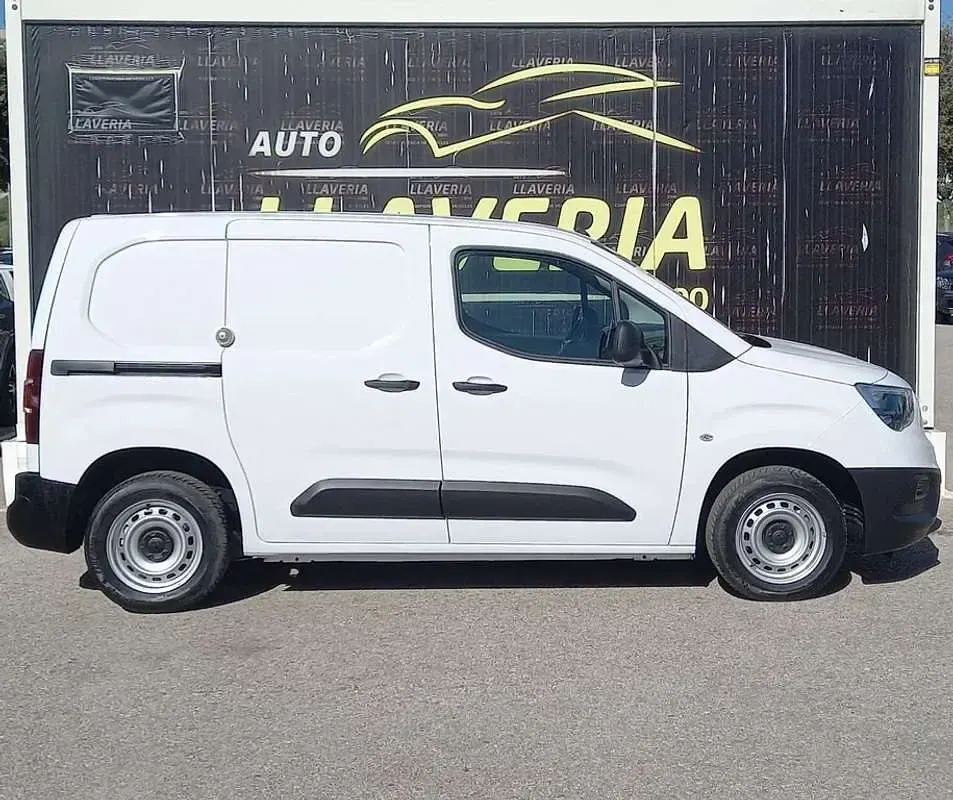 Usado Opel Combo S 102 CV (75 kW) 2023 Blanco Monovolumen