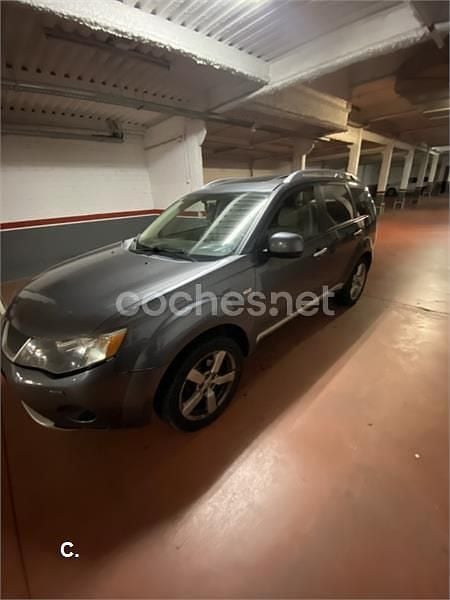 Usado Mitsubishi Outlander 140 CV (102 kW) 2007 Gris / plata SUV