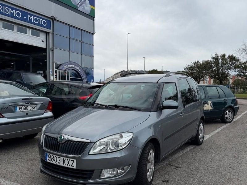 Usado Skoda Roomster Ambition 86 CV (63 kW) 2012 Gris / plata Monovolumen