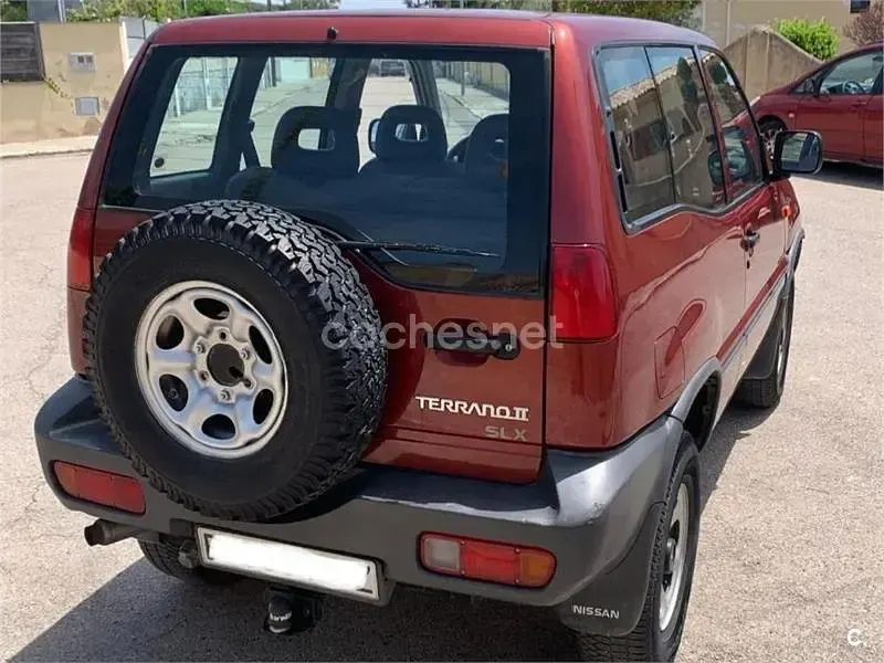 Usado Nissan Terrano 100 CV (73 kW) 1995 Granate SUV