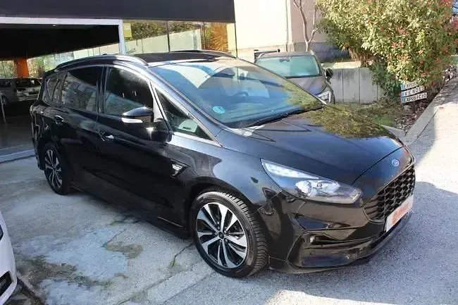 Usado Ford S-MAX ST-Line 190 CV (139 kW) 2023 Negro Monovolumen