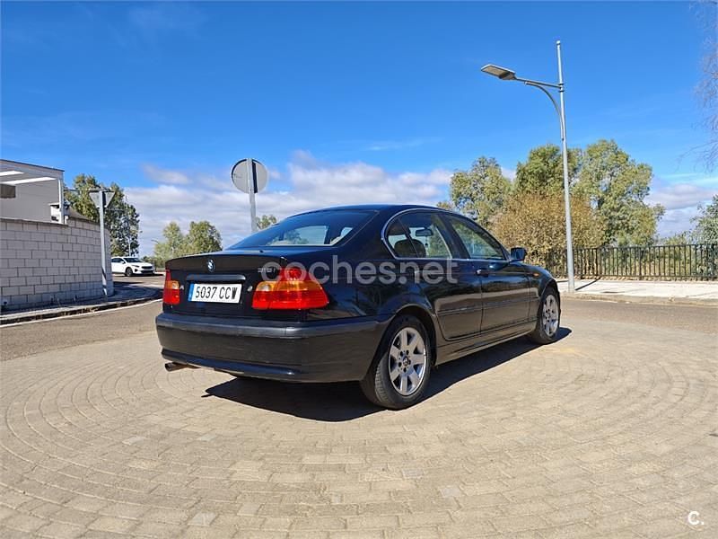 Negro Usado 2002 BMW 318 Berlina | 3800 € (Precio justo) - Imagen 1/4