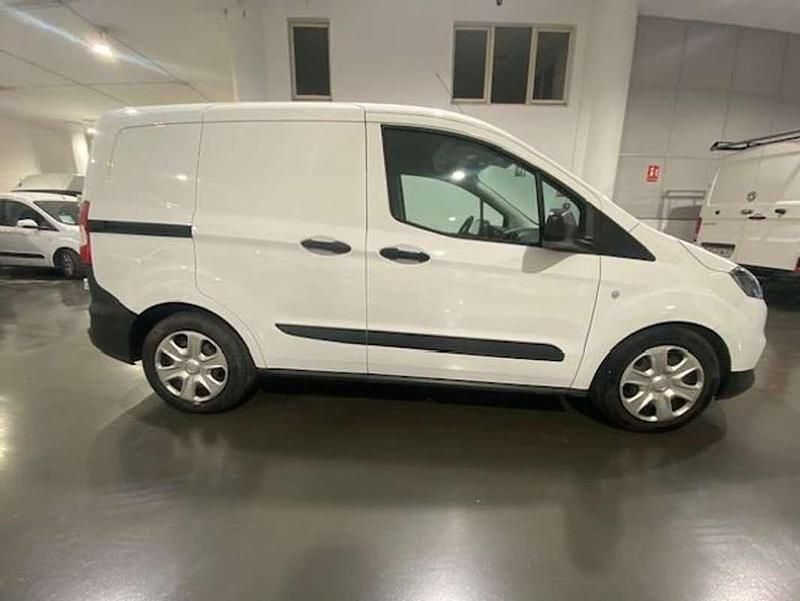 Käytetty Ford Transit Trend 102 HP (75 kW) 2021 Valkoinen Van