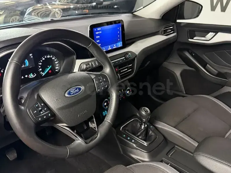 Usado Ford Focus Active 120 CV (88 kW) 2022 Gris / plata Familiar