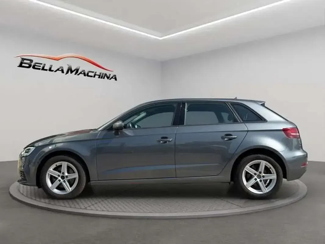 Usado Audi A3 Sportback 110 CV (80 kW) 2017 Gris Utilitario