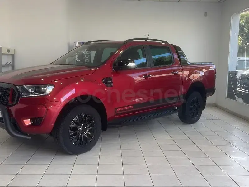 Usado Ford Ranger Wildtrack 213 CV (156 kW) 2022 Granate Pickup/Camioneta