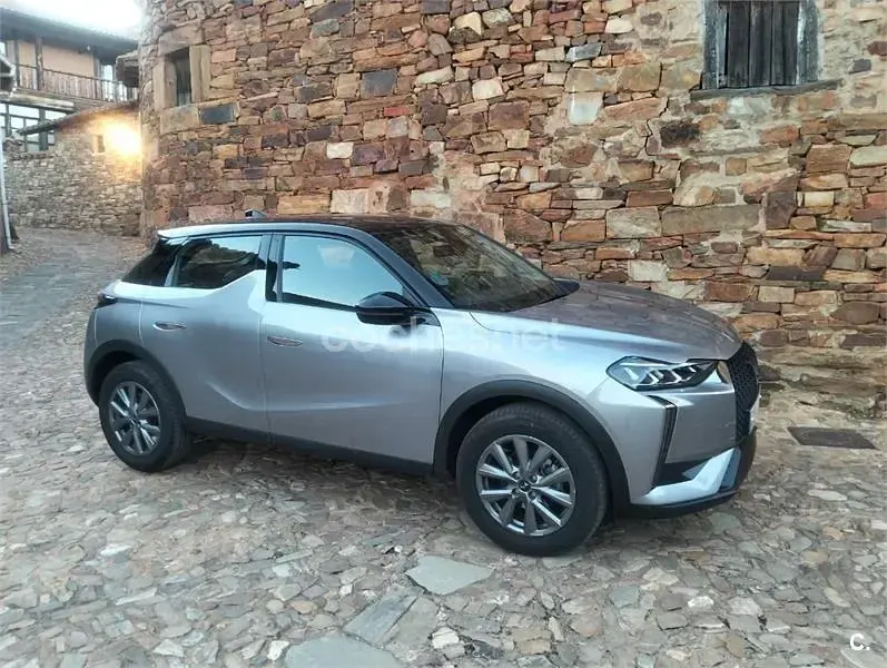 Usado DS Automobiles DS3 Crossback Opera 130 CV (95 kW) 2023 Gris / plata SUV