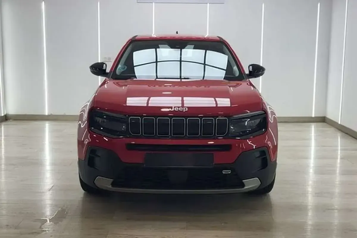 Usado Jeep Avenger Altitude 101 CV (74 kW) 2023 Rojo SUV