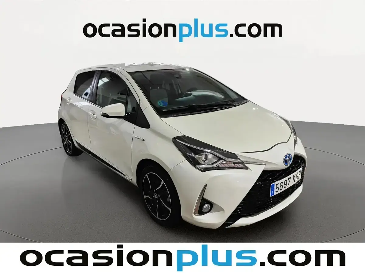 Usado Toyota Yaris Hybrid Active 100 CV (73 kW) 2018 Blanco