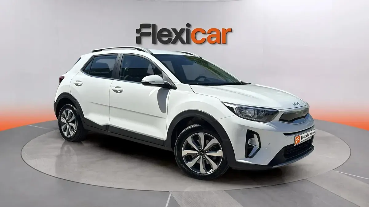 Usado Kia Stonic 101 HP (74 kW) 2025 SUV
