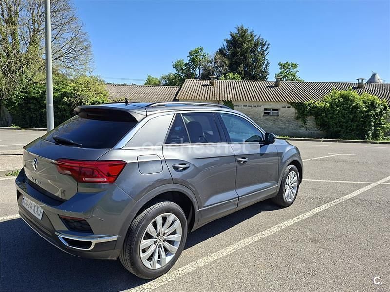 Usado VW T-Roc Advance 150 CV (110 kW) 2019 Gris / plata SUV