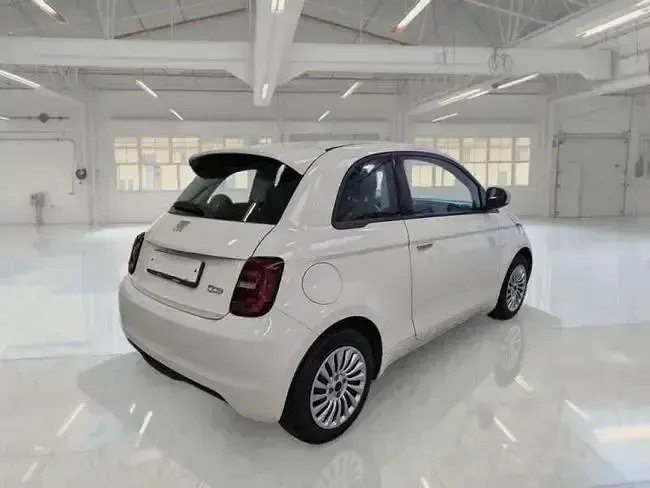 Usado Fiat 500e Action 69 kW (95 CV) 2022 Blanco Utilitario