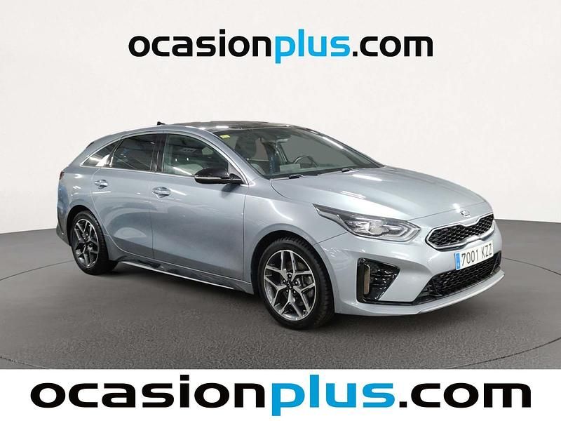 Usado Kia ProCeed GT-Line 140 CV (102 kW) 2019 Gris Utilitario
