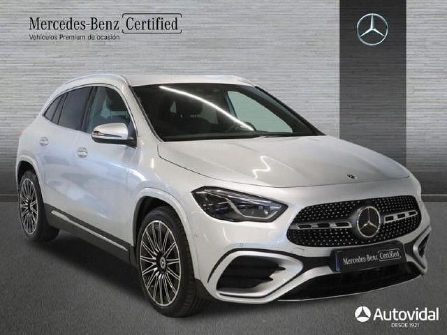 Usado Mercedes GLA220 AMG line 190 CV (139 kW) 2024 Plata iridio SUV