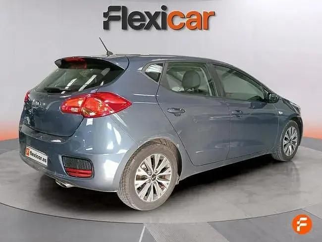 Używany Kia Ceed 100 KM (73 kW) 2017 Niebieski Hatchback